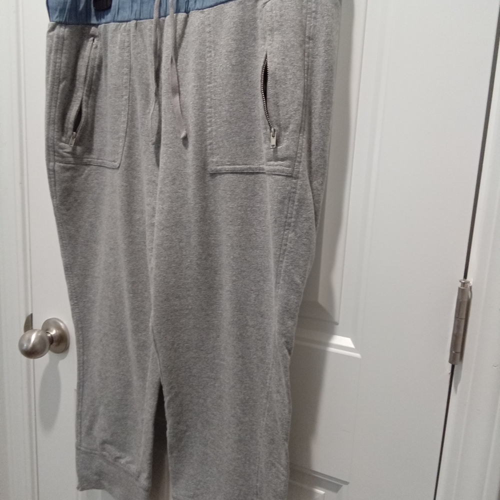NY&C Gray Casual Capris Pants Size L